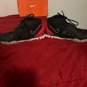 Size 6.5 Kyrie 6